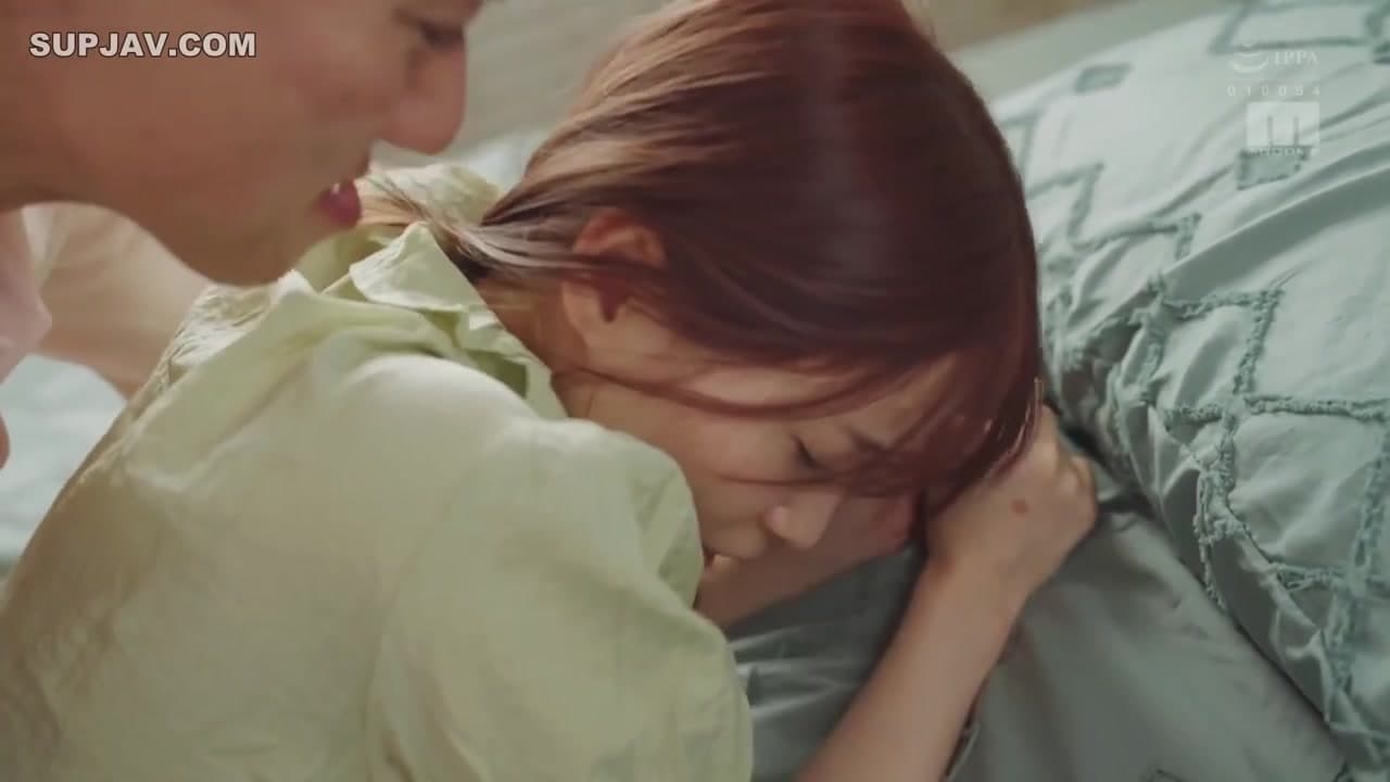 Cô nàng chỉ cho bạn trai sờ móc nhưng đi làm thêm lại bị gã quản lý chơi lút cán - Phim Sex HD Miễn Phí