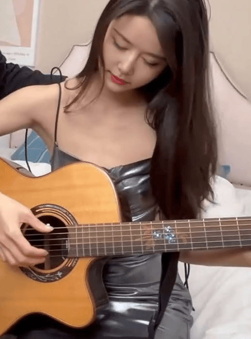 LY-056 Bản giao hưởng tình yêu của cặp anh em họ trong căn phòng vắng - Xem Phim Sex Trung Quốc